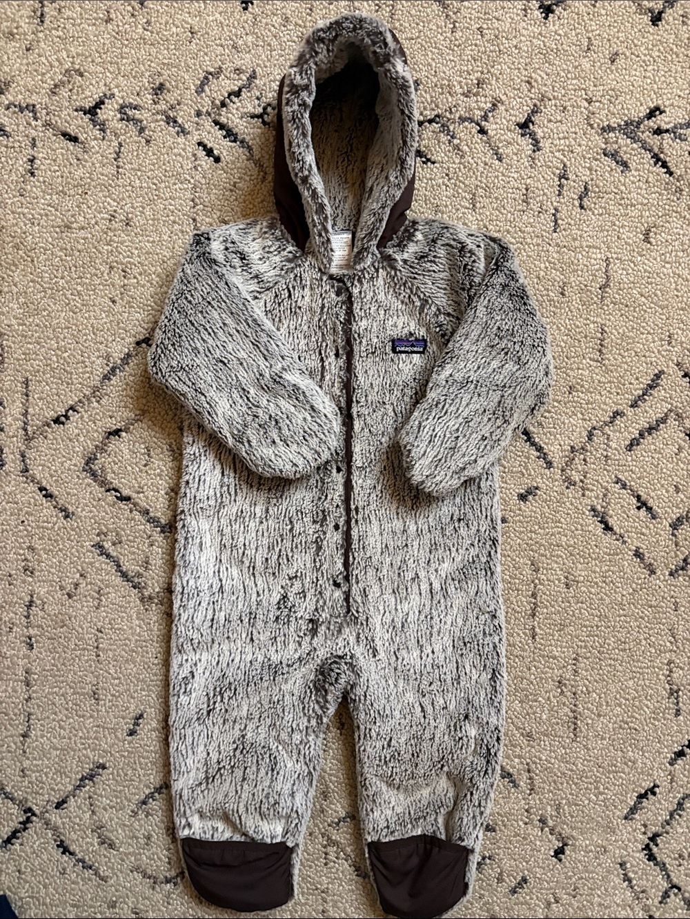 Patagonia snowsuit bunting (12m) EUC